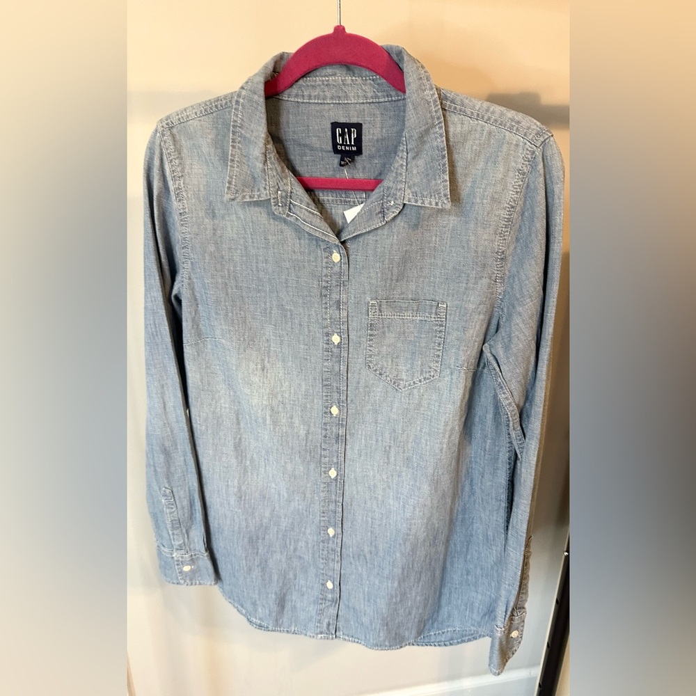 Gap Denim Shirt NWT Size Small
